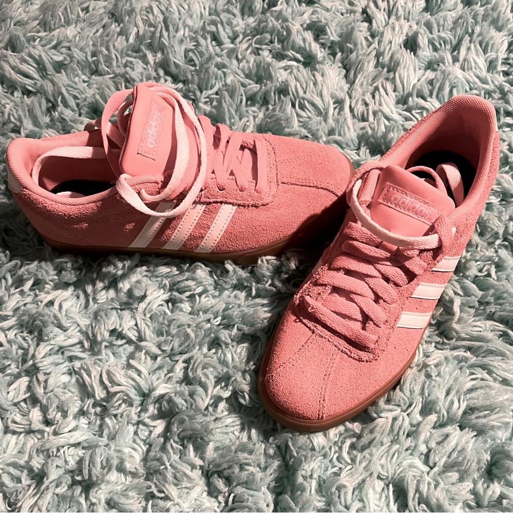 Adidas Sneakers 💕💕
